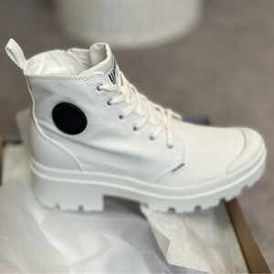 Palladium Pallabase Twill Crisp White NIB W11